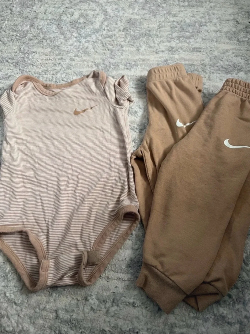 Unisex baby clothes bundle